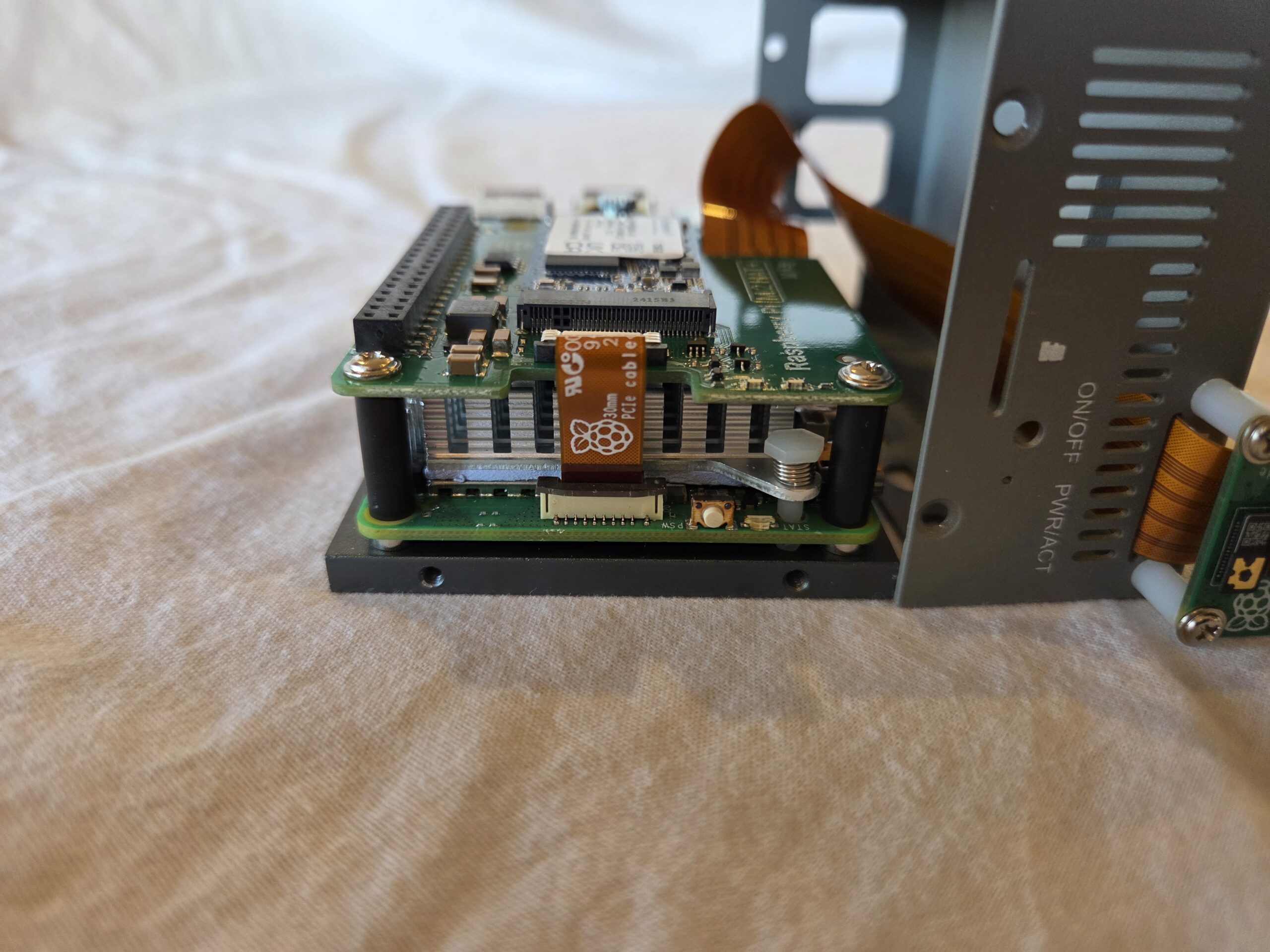 EdaTec málmhús fyrir Raspberry Pi 5 - Image 7